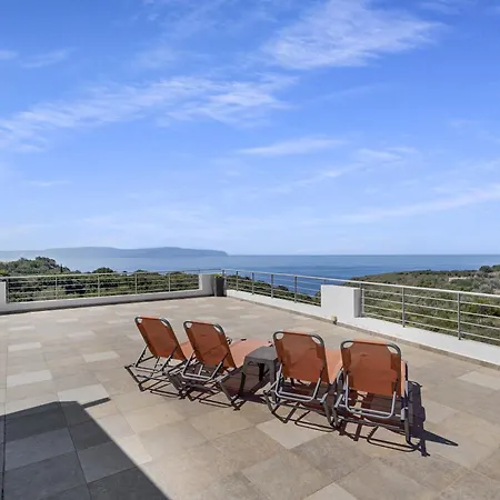 M And T Seaview 360 Vila *